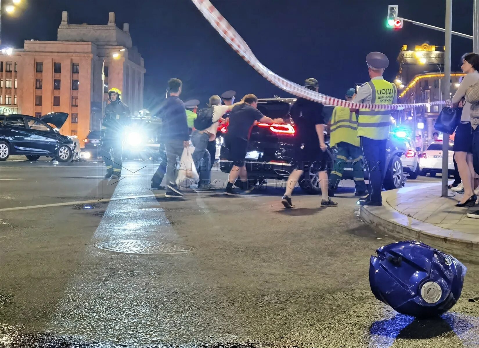 ДТП В Москве вчера с мотоциклистом. Авария на Смоленской площади. Авария мотоцикла в Москве. Авария на 1905 года в Москве сейчас. Новости москвы вчера вечером