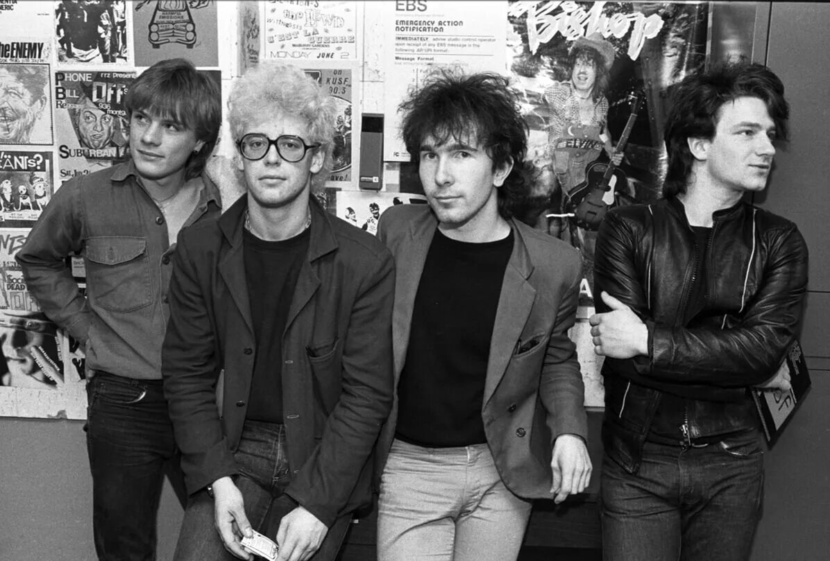 Стар про группа. U2 участники группы. Группа u2 молодые. Группа u2 1985. U2 фото группы.