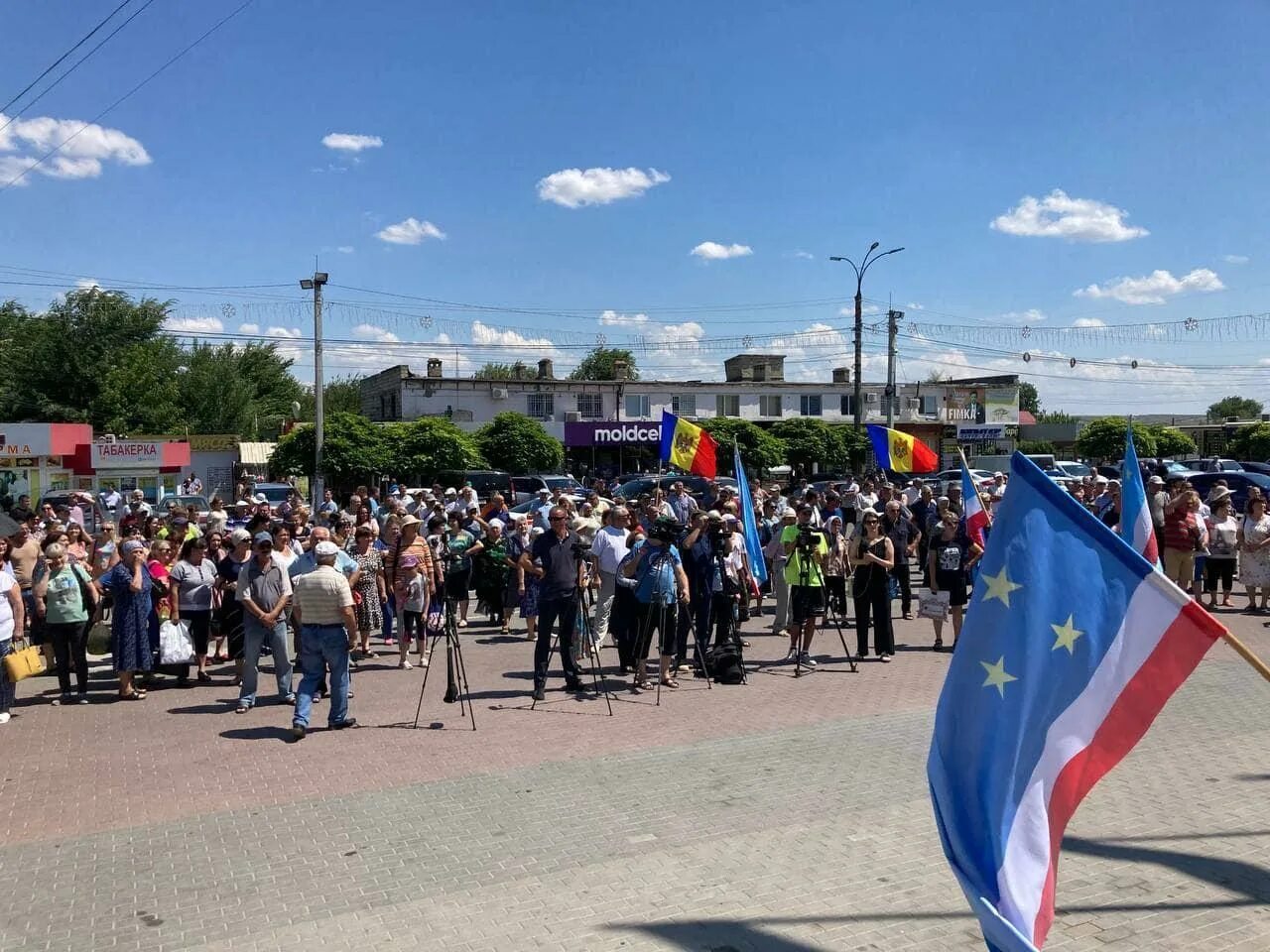 Столица гагаузии в молдавии. Митинг. Митинг Гагаузия. Гагаузия протесты. Город Комрат Гагаузия.