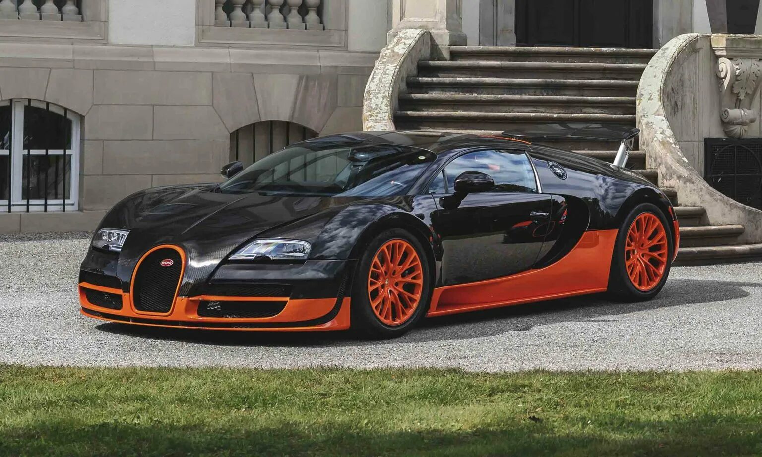 Super sport купить. Bugatti Veyron 16.4 super Sport 2010. Бугатти Veyron 16.4. Bugatti Veyron 16.4 super Sport Black. Машина Bugatti Veyron 16.4 Supersport.