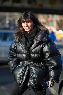 Одеть пуховик