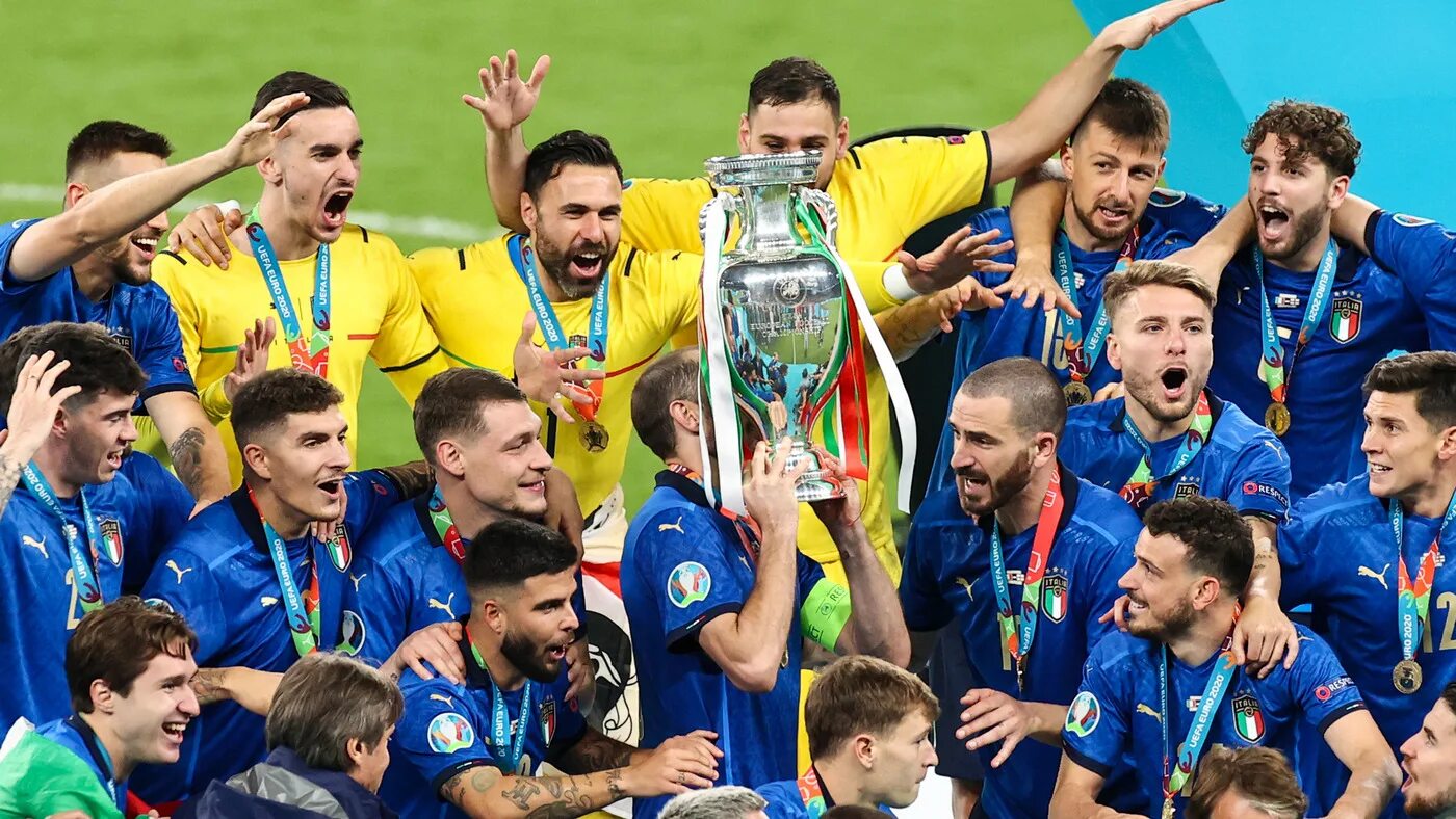 Где сейчас проходит чемпионат европы по футболу. Сборная италии по футболу евро 2025. сборная италии 2025 евро финал. сборная италии по футболу 2025 евро. сборная италии чемпион европы 2025.