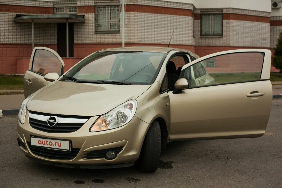 Opel corsa шины. Опель Корса 2008 золотистый. Опель Корса Золотая. Опель Корса 2008. Opel Corsa 2022.