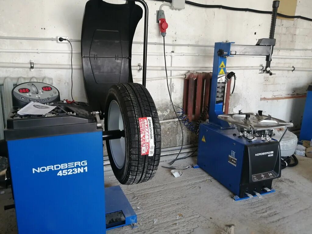 Шиномонтаж здание архитектура. Шиномонтаж академика. Автомойка шиномонтаж. Академика анохина 56 на карте. Шиномонтаж ульяновск новый город.