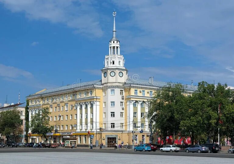 площадь ленина хабаровск. площадь ленина 8 воронеж. ставрополь клумбы на площади ленина. город ангарск площадь ленина. площадь ленина часы.