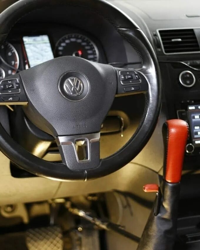 ручное управление на автомобиль. ручное управления на легковые автомобили. машина для инвалидов с ручным управлением. ручное управление для инвалидов fujicon. ручное управление на автомобиль.