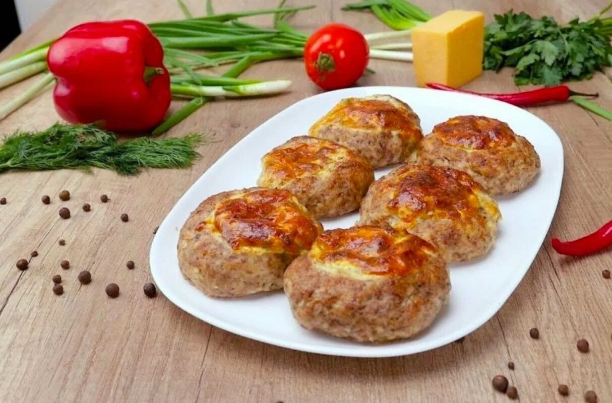 Куриные котлеты в духовке. Мясные гнезда. Гнезда из фарша. Мясные биточки с грибами и сыром. Мясные гнездышки из фарша.