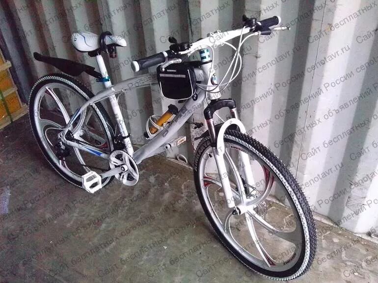 Складной велосипед на литье белый. Велосипед BMW на литых дисках. Бэушные велосипеды. Велосипед с белыми литыми дисками stels.