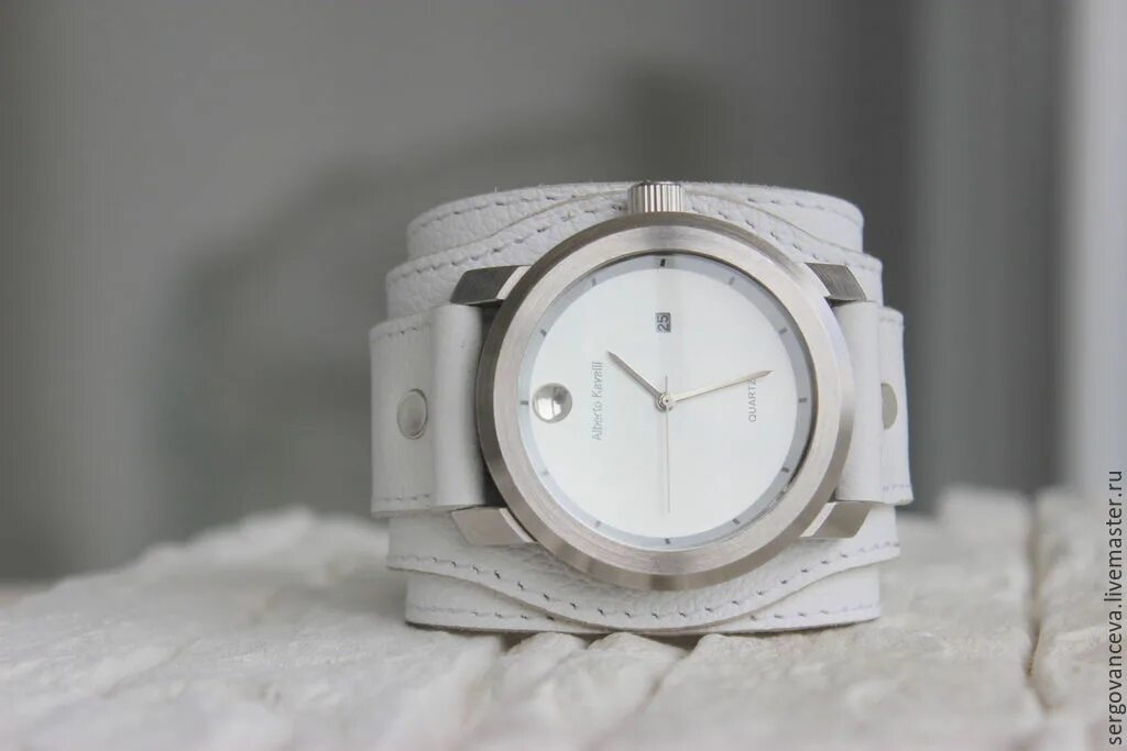 Наручные часы барнаул. Часы наручные monochrome. White watch. Dt8max 45mm watch белый.