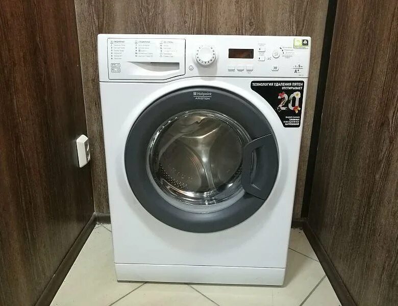 Hotpoint ariston стиральная машина 5. Стиральная машина Hotpoint-Ariston VMUF 501. Стиральная машина Hotpoint VMUF 501 B. Хотпоинт Аристон WMUF 501 B. Стиральная машина Ariston WMUF 501.