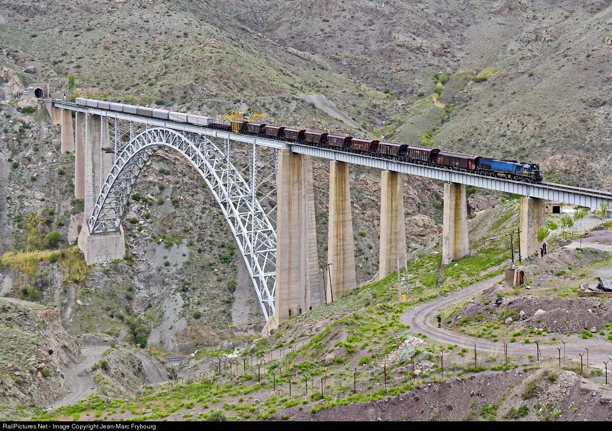 Железные дороги ирана. Трансиранская железная дорога (Иран). Тегеран мост. ЖД колея в Иране. Трансиранская железная дорога Хузестан.