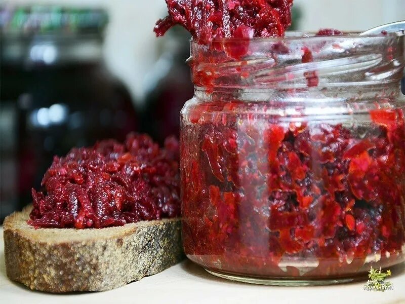 Кухня наизнанку салат из свеклы на зиму. Закуска из свеклы. свекольная закуска на зиму. свекла на зиму. салат на зиму со свеклой и овощами.