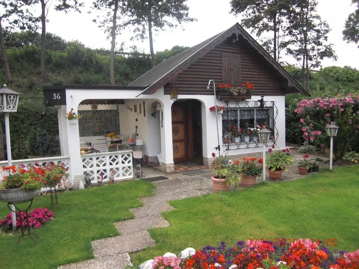 Загородный дом с огородом. Etboom dacha. Маленький домик на участке. Tiny house с односкатной крышей. Etboom dacha.