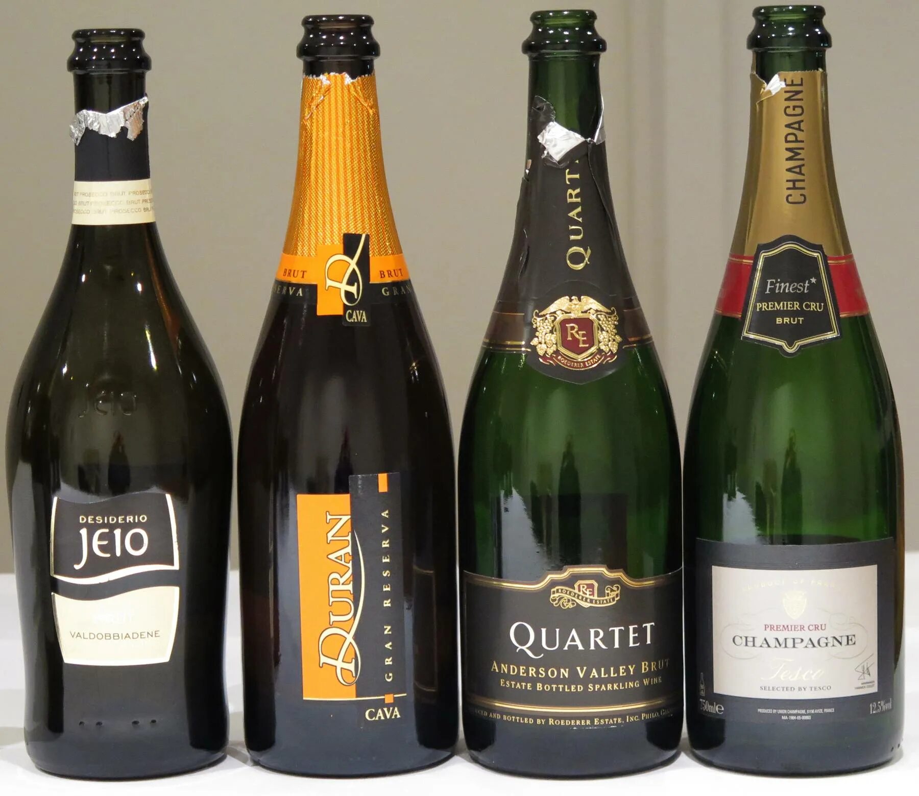 шампанское argent. шампанское 90 годов. российское шампанское полусладкое белое «салют, златоглавая!». шампанское в казани фотографии. игристое вино кубань таманский полуостров.