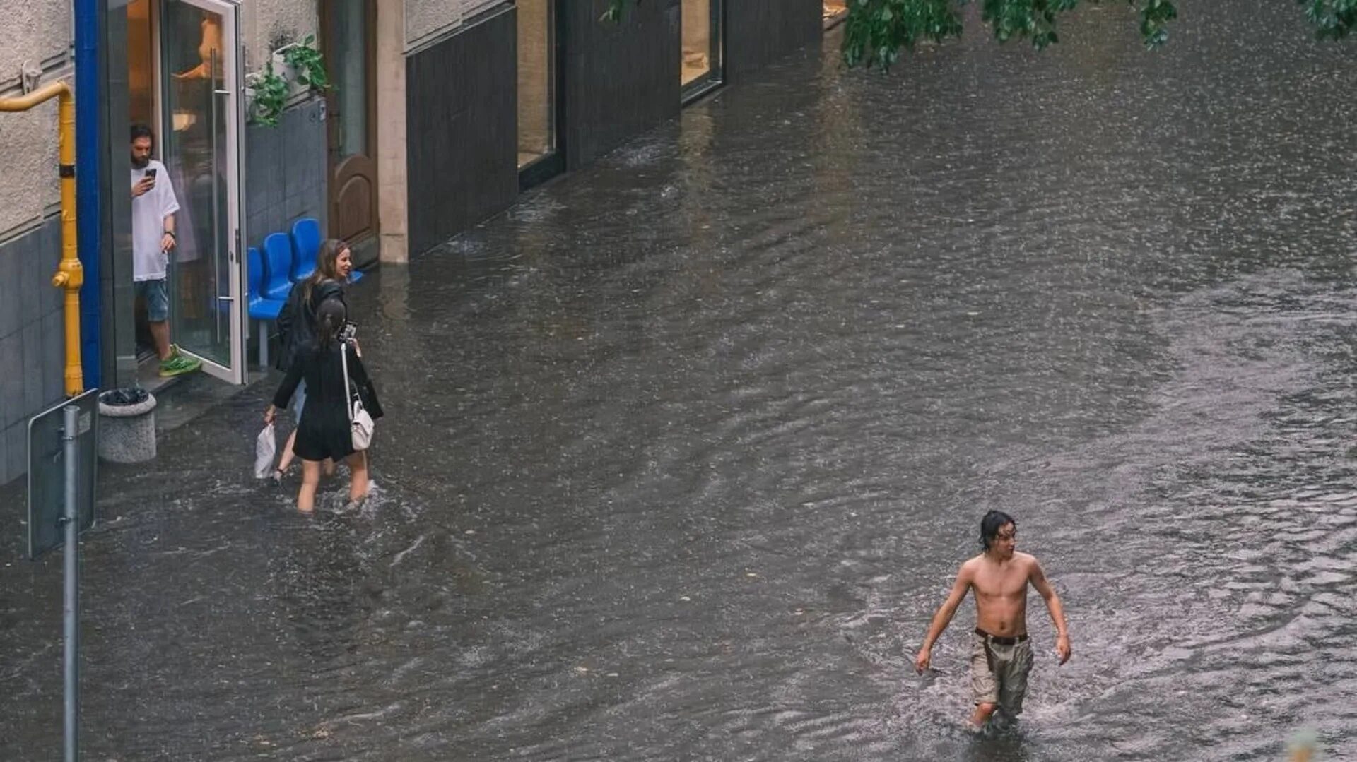 Наводнение в Москве. Потоп в Москве. Сильный дождь. Затопление Москвы.