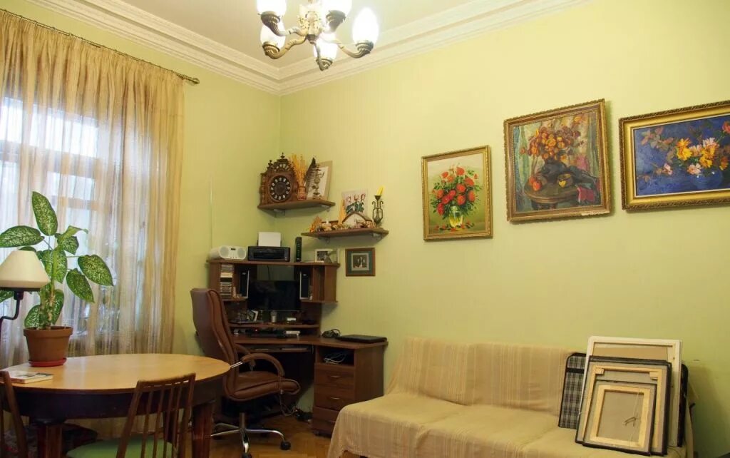 высотка на садово-спасской. ул. , 1/2 в 2006 году. кухня в сталинской высотке на красных воротах. гостиница в москве басманный переулок.