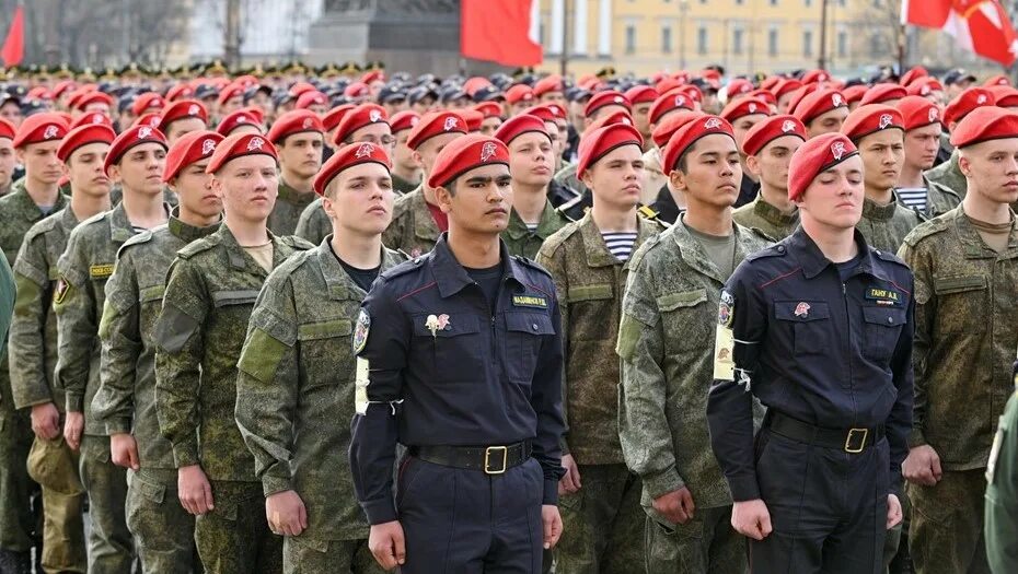 Военные праздники 2024 года. День Победы парад. Военный парад 9 мая. Девятое мая парад. Парад Победы Кремль.