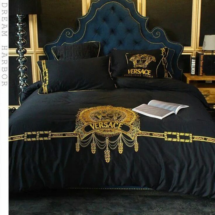 Luxury set. Black White постельное белье евро Версаче. Постельное Версаче черное. Кровать Версаче. Версаче - спальня Yatak.