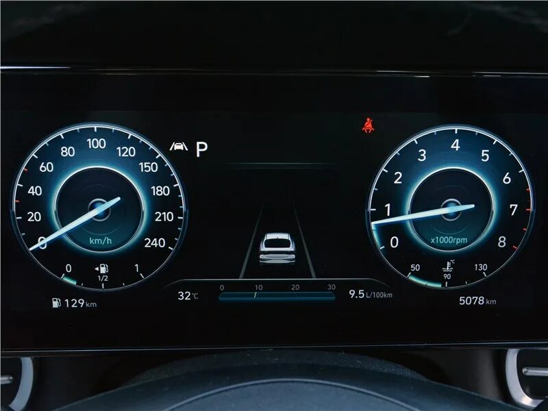 Volkswagen polo 2021 приборная панель. Панели 2021. Панель приборов рено дастер 2021. Хендай элантра 2021 салон. Mercedes benz приборная панель 2020.