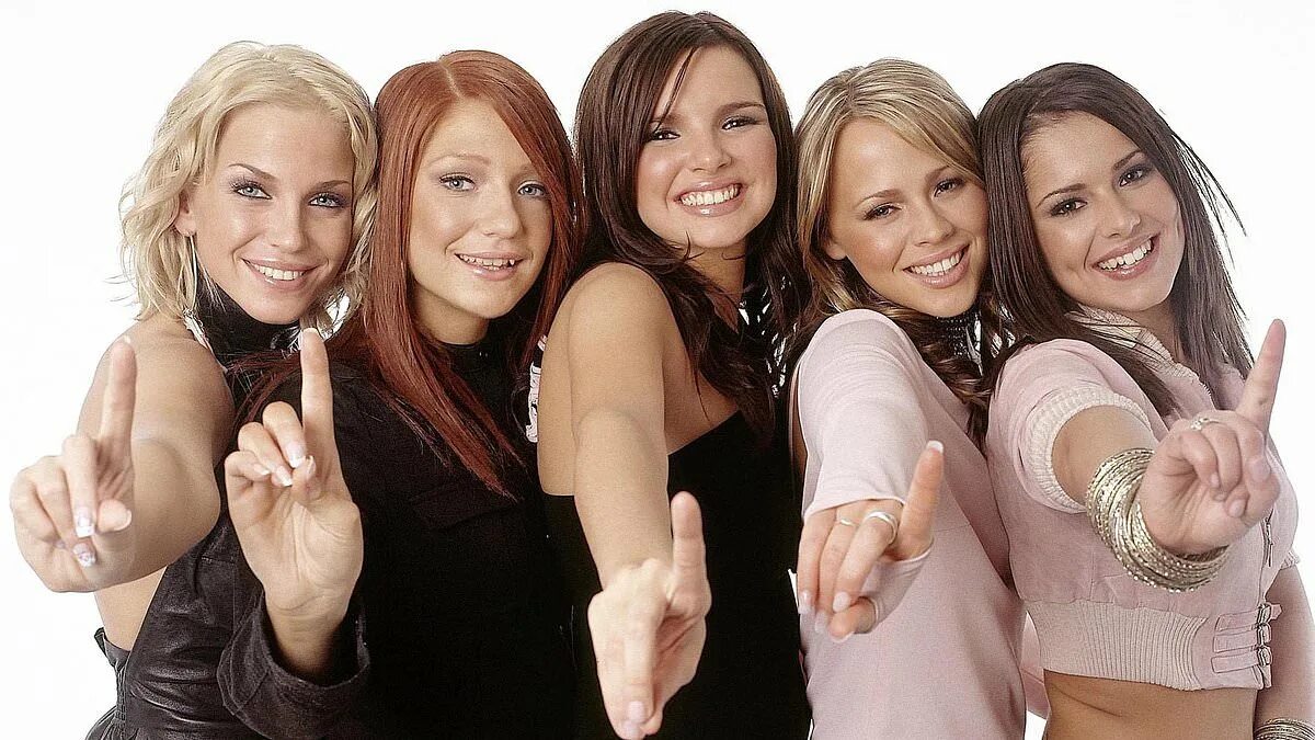 Женская группа вконтакте. Группа girls Aloud. Герлз Элауд шоу. Много девушек. Разные женщины.