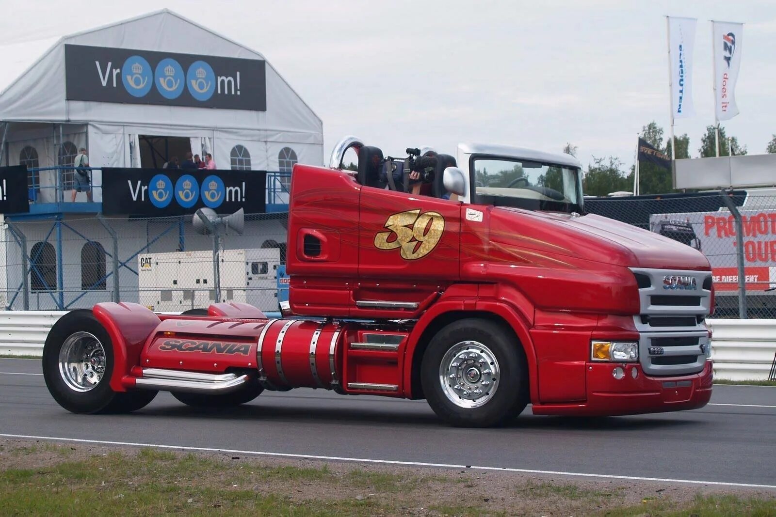 Легковушка скания. Scania r999. Scania r999 Red Pearl. Scania r999 Red Pearl заряженный грузовик-кабриолет. Scania r999 v8.