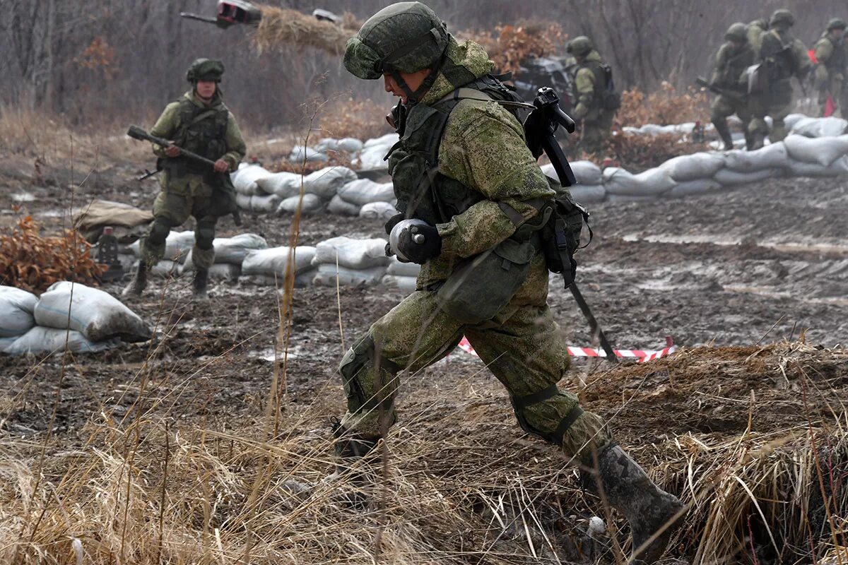 Военные учения. Военный полигон спецназ. Спецназ учения. Спецназ на полигоне. Вс рф атакуют