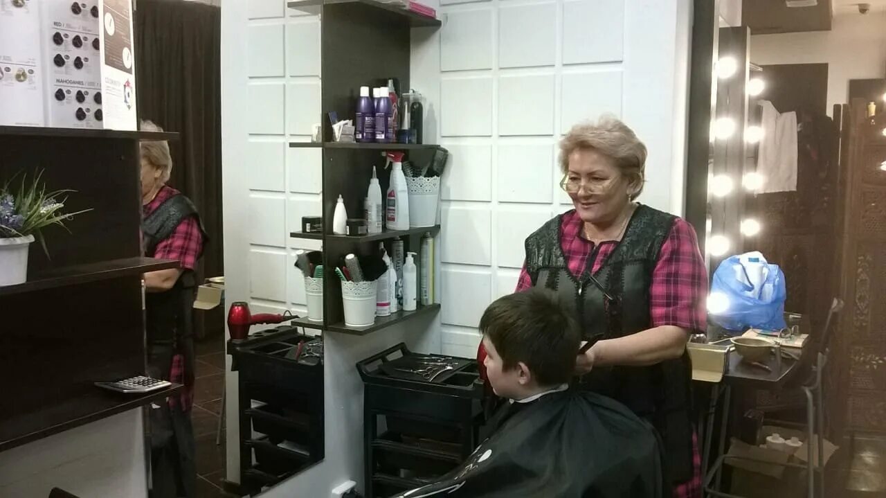 воткинск улица степана разина 7. парикмахерская молодость. королева 18 воткинск парикмахерская. салон красоты воткинск. ажур парикмахерская арамиль.