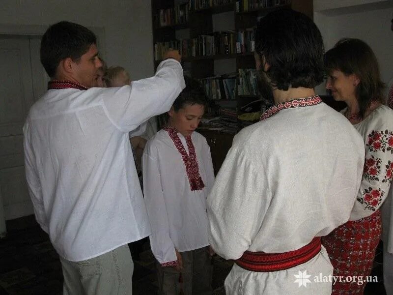 славянский обряд имянаречения. имянарячения языческий обряда. имянаречение это. имянаречение у славян обряд. обряд имянаречения.