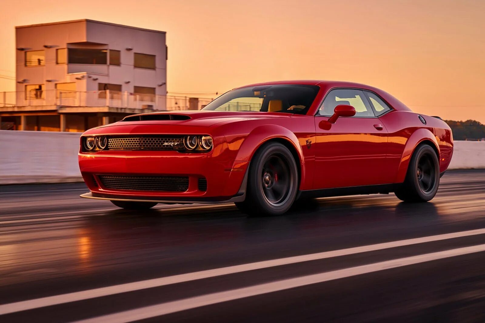 Звук челленджера. Dodge Challenger СРТ. Dodge Challenger srt Demon 2018. Dodge Challenger 2021. Додж Челленджер СРТ 2017.