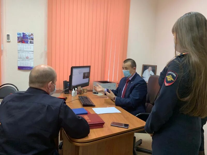 Напротив полиции. Участковый пунк полиции. сонковский пункт полиции. сонковское отделение полиции. начальник омвд мезенского района.