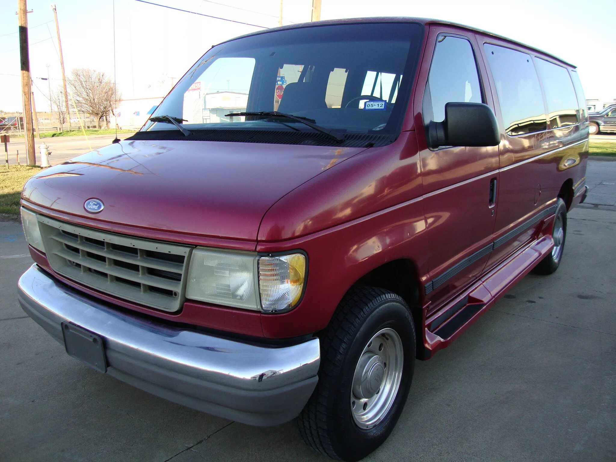 Форд эконолайн купить. Ford e350 Эконолайн. Ford Econoline 1995. Форд Эконолайн e 350. Ford Econoline 350.