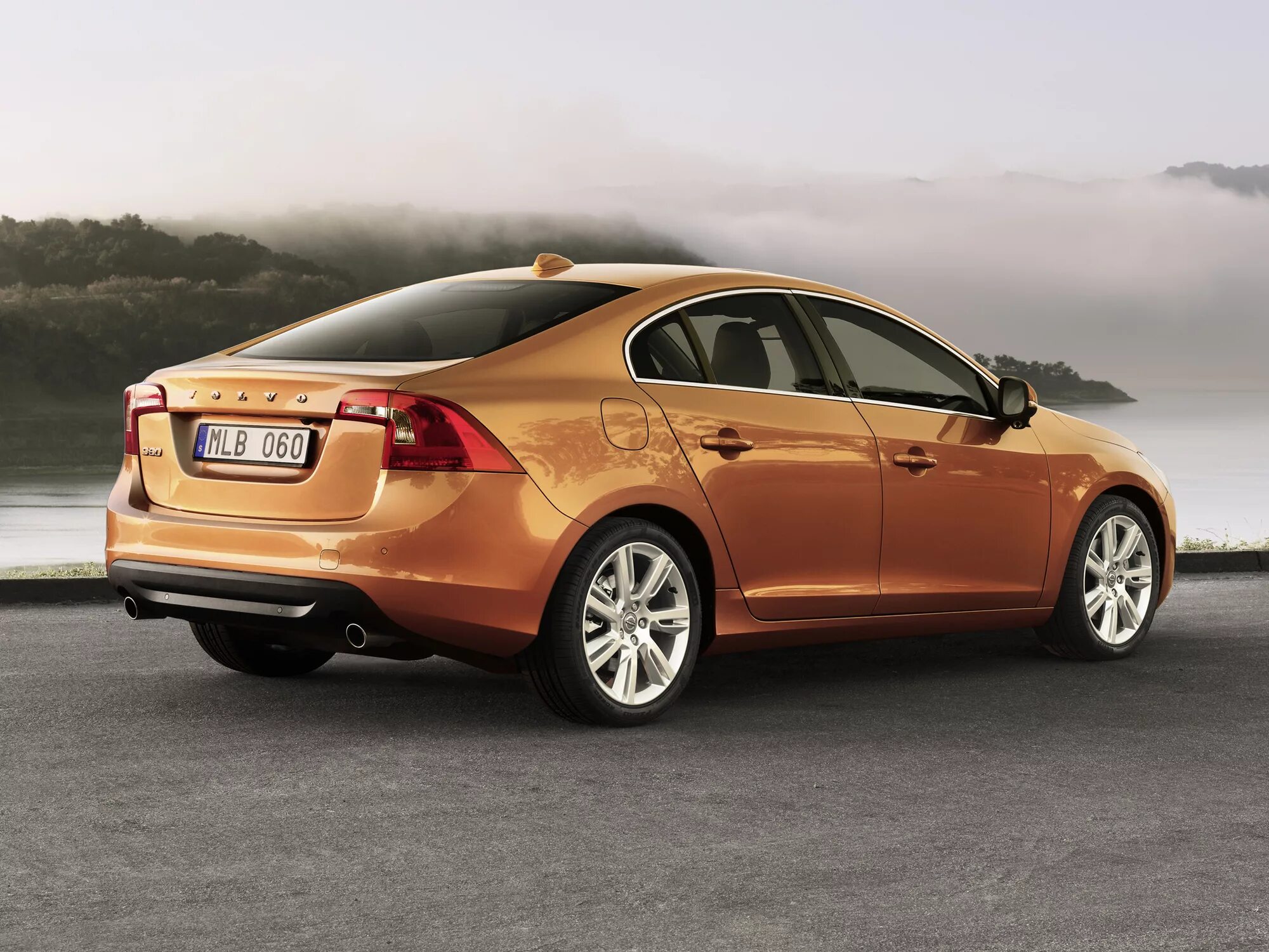 Volvo s60 ii. Volvo s60 седан 2010. Вольво седан s60. Вольво 60 седан.