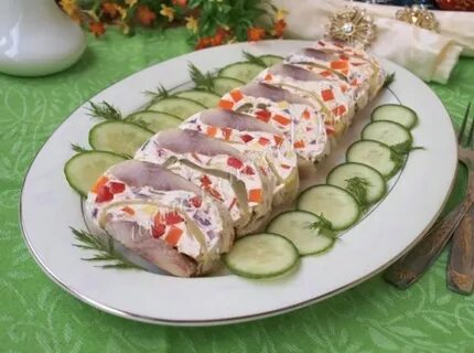 Рулет с сельдью и творожным сыром