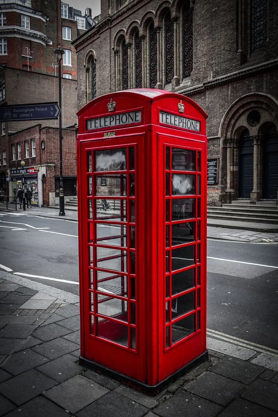 Телефонная будка Лондон Великобритания. Телефонная будка Phone Booth. Красные Телефонные будки в Англии. Телефонная Бутка Англии. Британия телефон