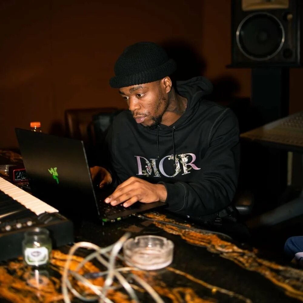 8 chi. Chi chi beatmaker. chi chi producer. wheezy outta here. chi chi песни.