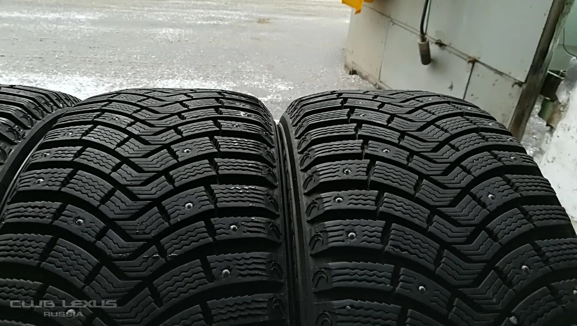 Мишлен х айс норд 4. Мишлен икс 2. Michelin x ice 2 xi2. Michelin x-ice north 2 225/65 r17. Зимняя резина мишлен x-ice north 2.