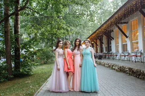 Мама на выпускном 2023