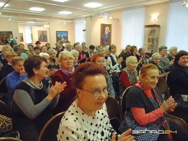 Долголетие красноярск. Народный университет активное долголетие Красноярск. Народный университет «активное долголетие» Бородино. Университет активное долголетие. Слушатели университета активное долголетие.