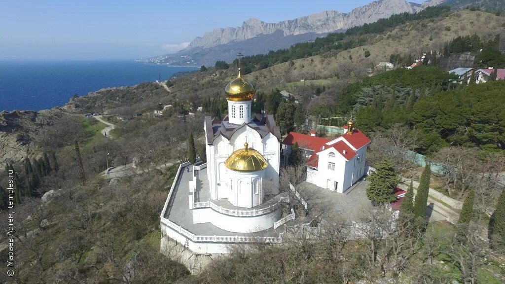 Храм береговое. Ялта Церковь Всецарица. Береговое храм. Поселок береговой храм. Храм Казанской иконы Божией матери в Симферополе.