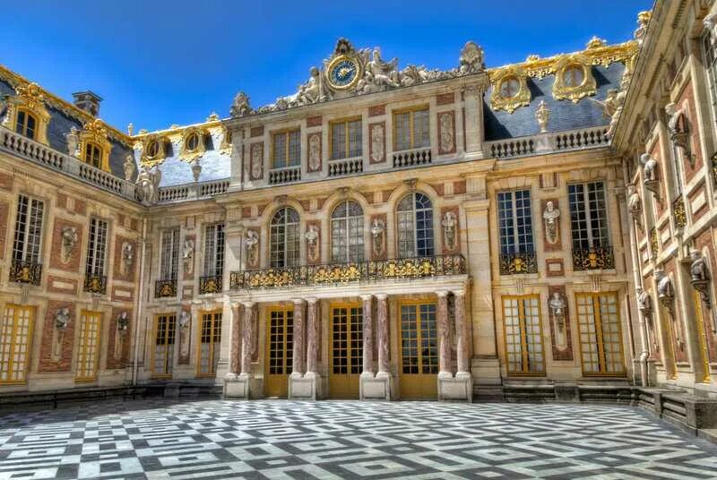 Версальский дворец Версаль Франция. Мраморный двор Версальского дворца. Почему версаль