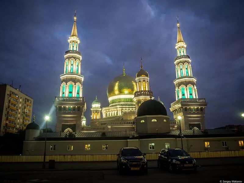 Мечети москвы фото. Московская Соборная мечеть Москва. Мечеть в Москве на проспекте миратночью.