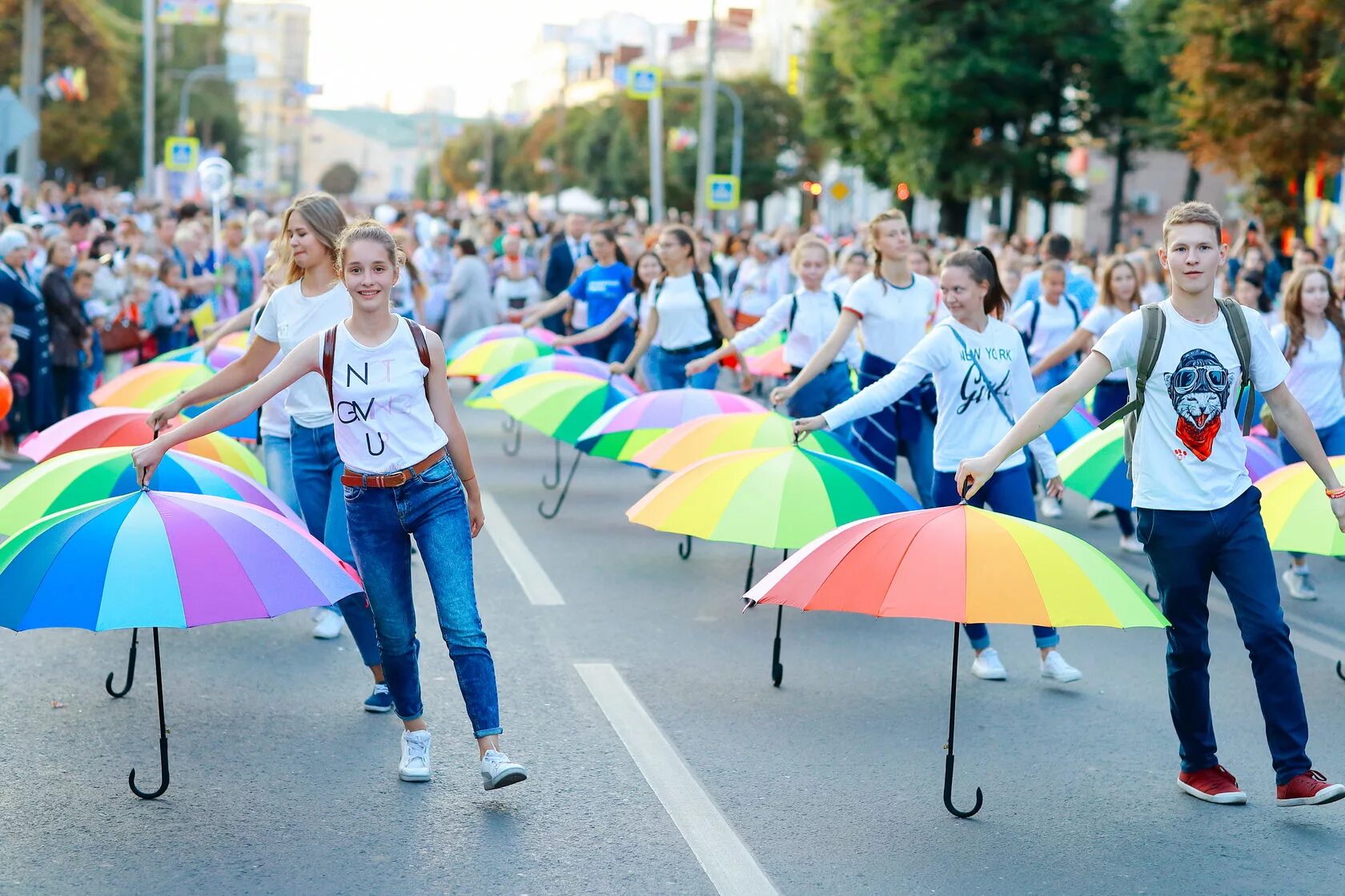 Holiday in town. Городской праздник. Праздник день города. С днем города. Общественные праздники.