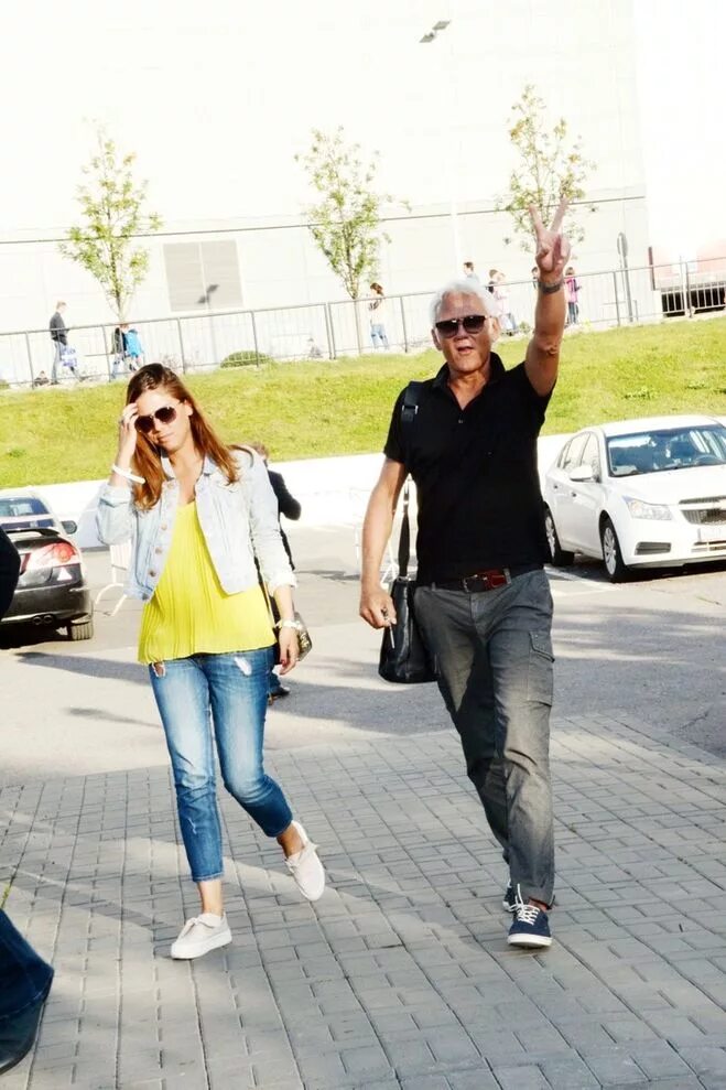 I thought it was him and his daughter. 2023 Больше, чем просто строки VK