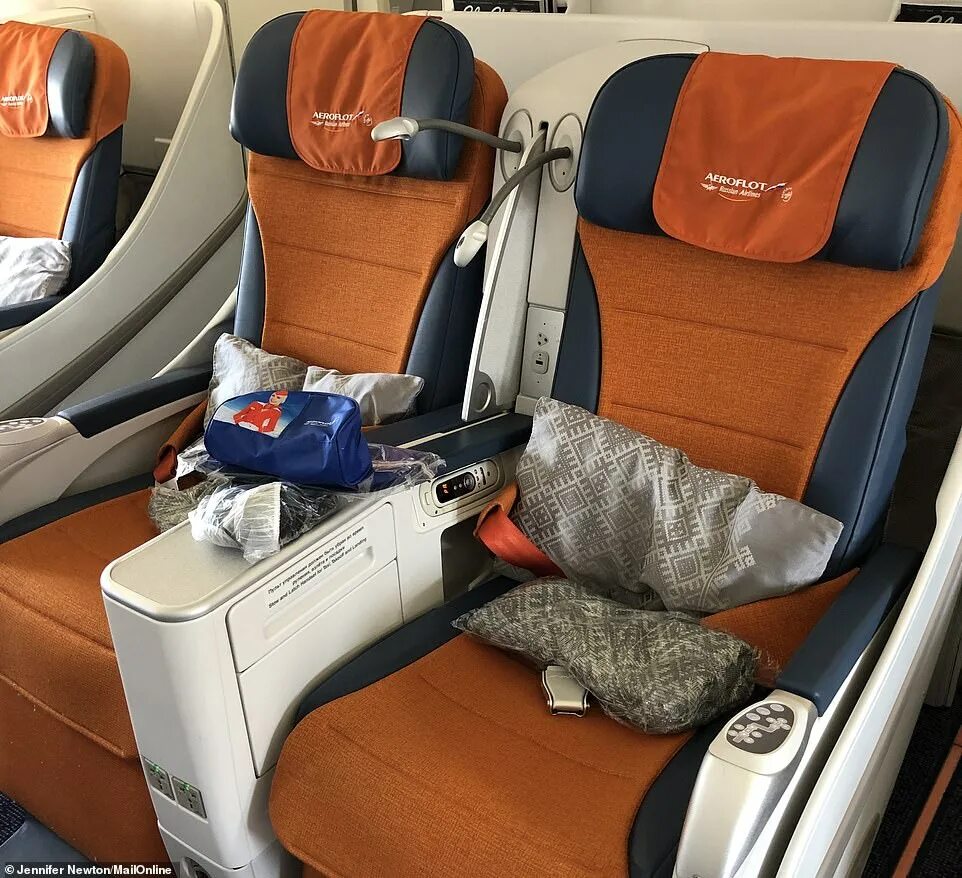 Купить бизнес аэрофлот. А310 Аэрофлот бизнес класс. Аэрофлот Business class 736 Каир. Бизнесс класс Аэрофлот. Аэрофлот Боинг 737 бизнес класс кресла.