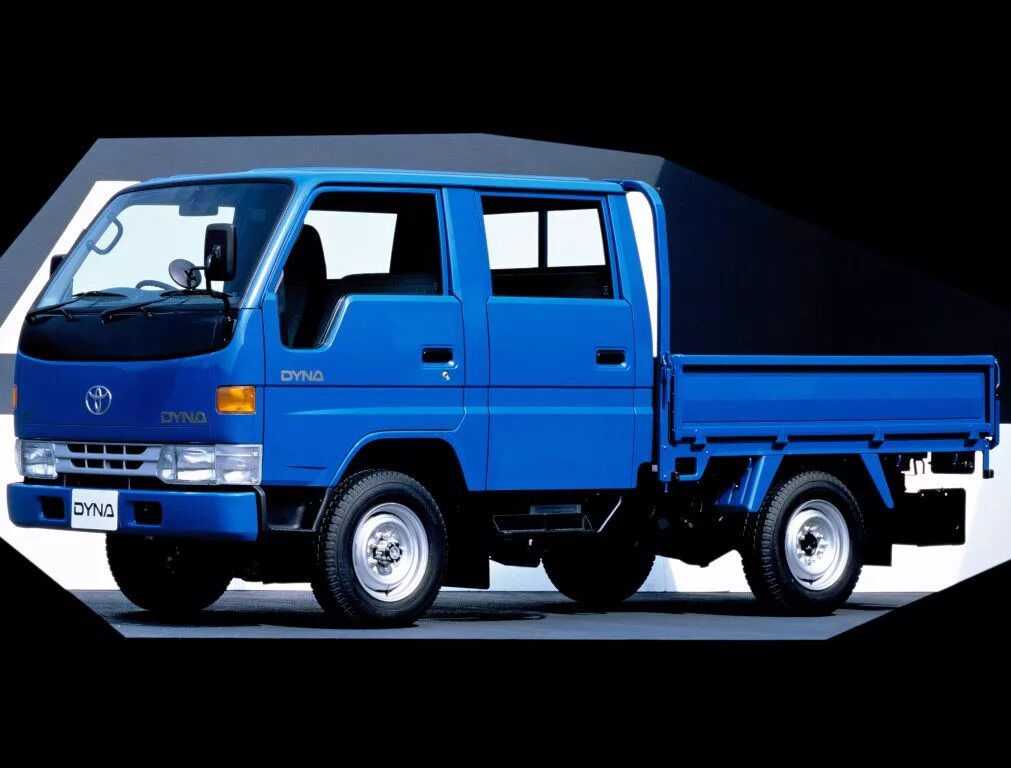 Мини грузовики до 1 тонны. Toyota Dyna 4wd Double Cab. Toyota Dyna 4x4. Тойота мини самосвал Dyna. Toyota Dyna 4wd фургон.