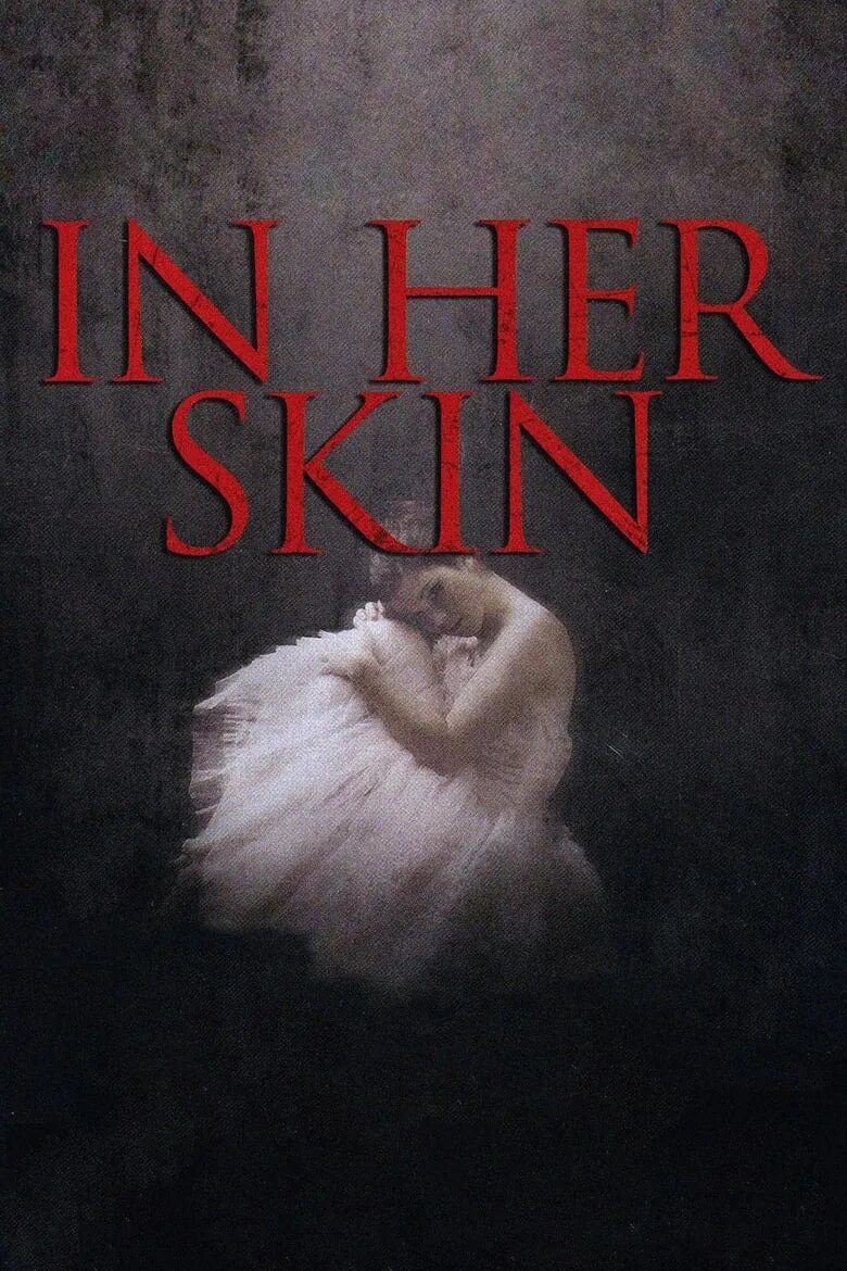 In her skin. Лицо девушки с проблемной кожей. Лицо. Девушка смывает брови ватным диском. Девушка с кремом в руках.