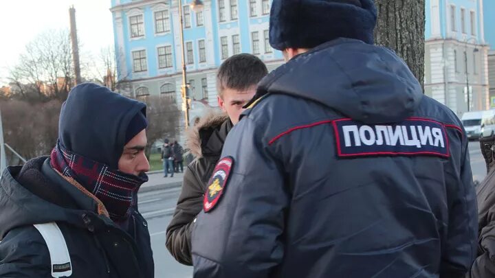 1 создание рабочих организаций подконтрольных полиции. Полиции сдержали. желтый уровень террористической угрозы. террористический уровень москва.