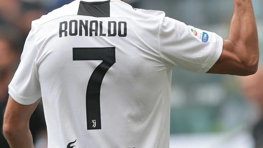Роналдо 7. Роналдо 7 номер. Cristiano Ronaldo 7 number. Cristiano Ronaldo 2024.