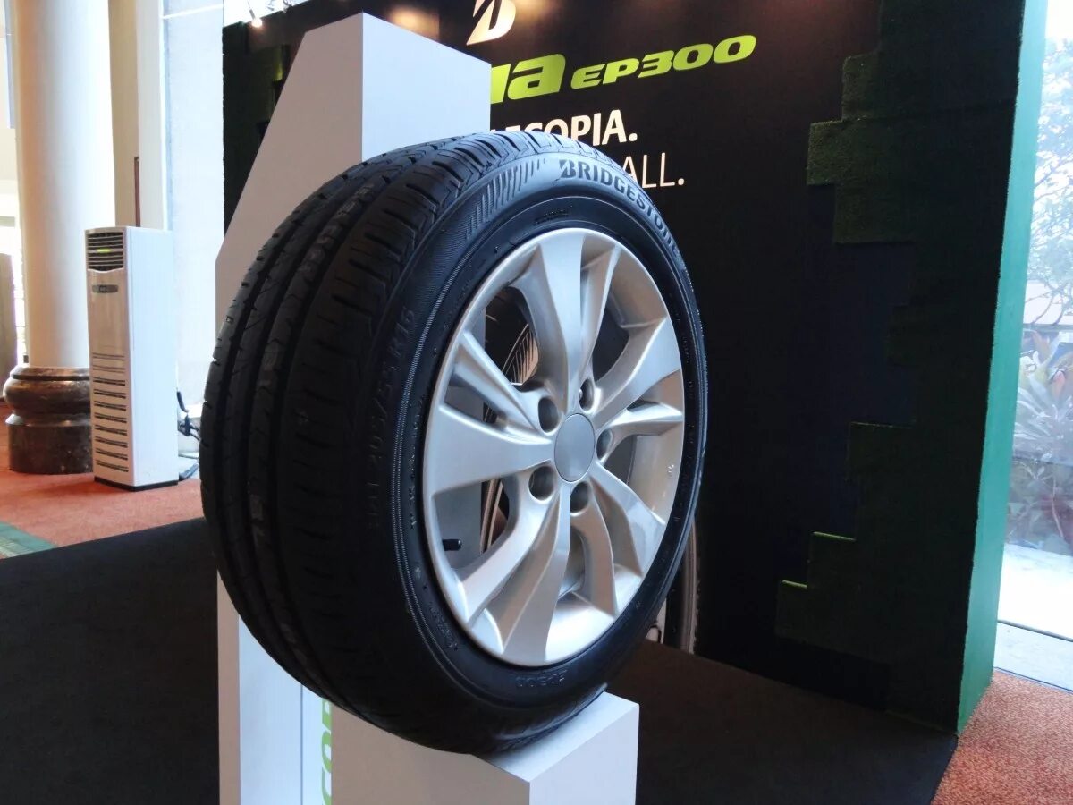 Bridgestone ep300. Ecopia ep300. Bridgestone Ecopia ep300 евроэтикетка. Bridgestone 225/50r17 94v Ecopia ep300. Bridgestone ecopia ep300 отзывы