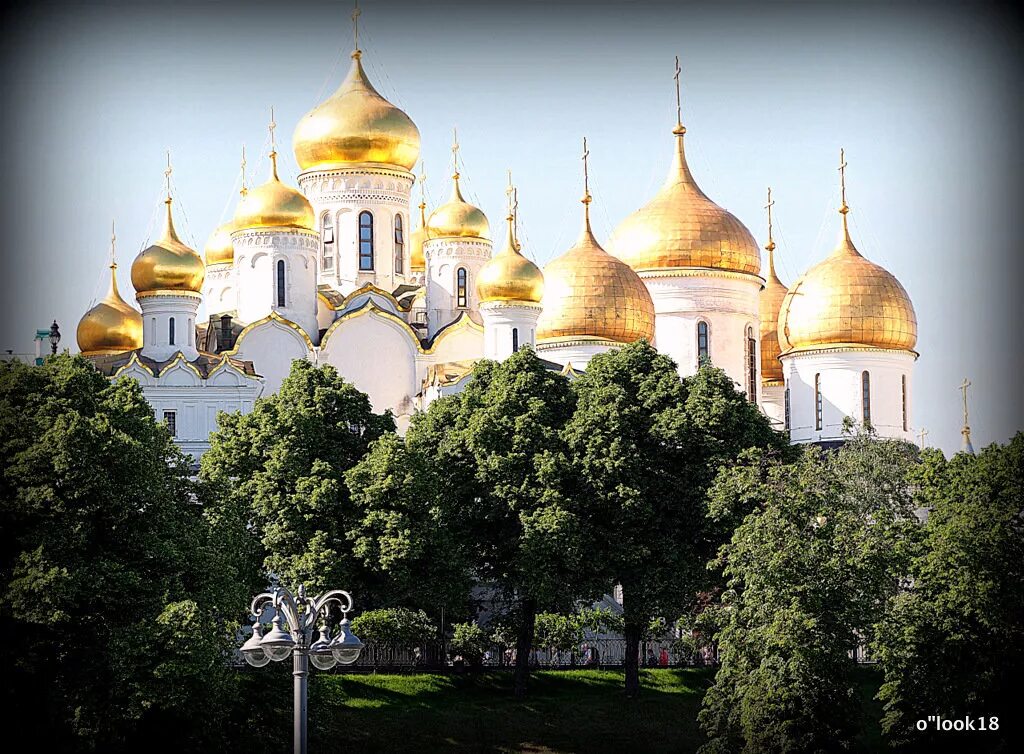 Москва златоглавая. Златоглавые соборы в Москве. Храмы церкви купола Москва златоглавая. Русь златоглавая храмы.